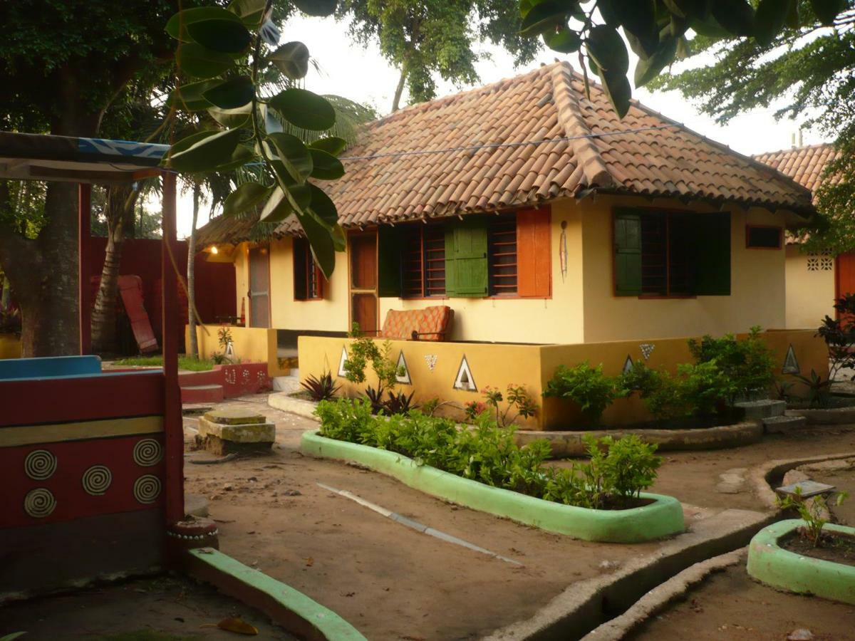 Big Milly'S Backyard Hotel Kokrobite Exterior foto